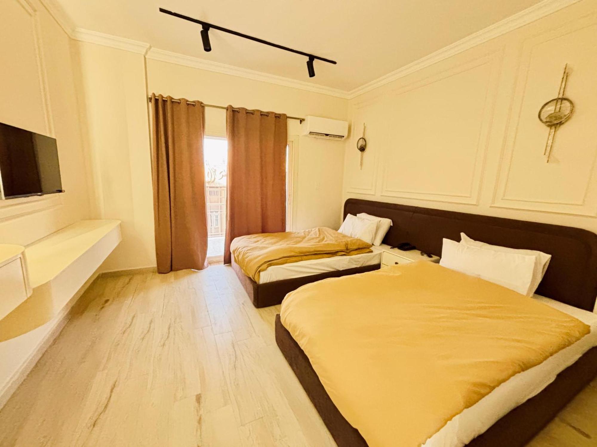 Calma Downtown Hostel
