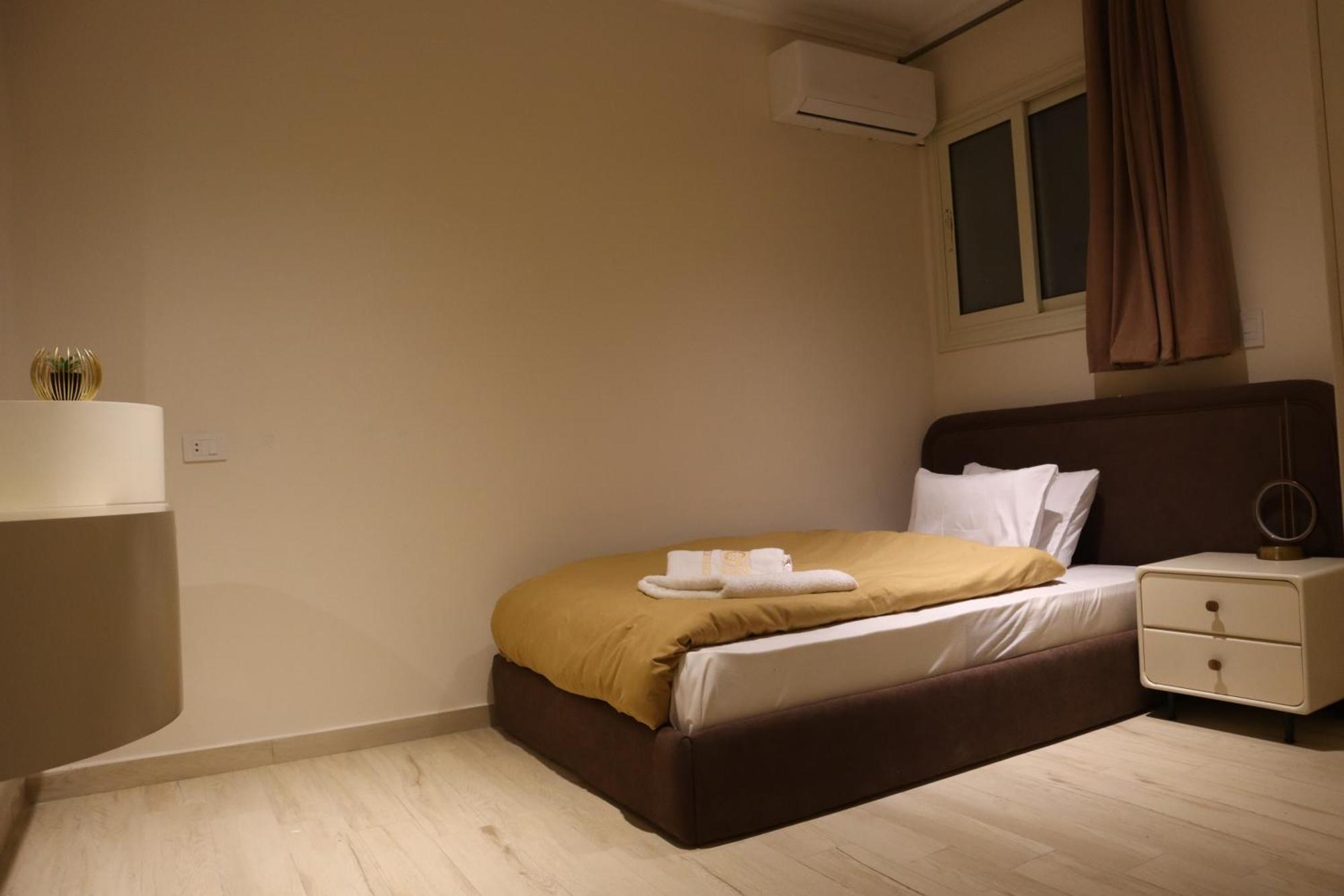 Calma Downtown Hostel *