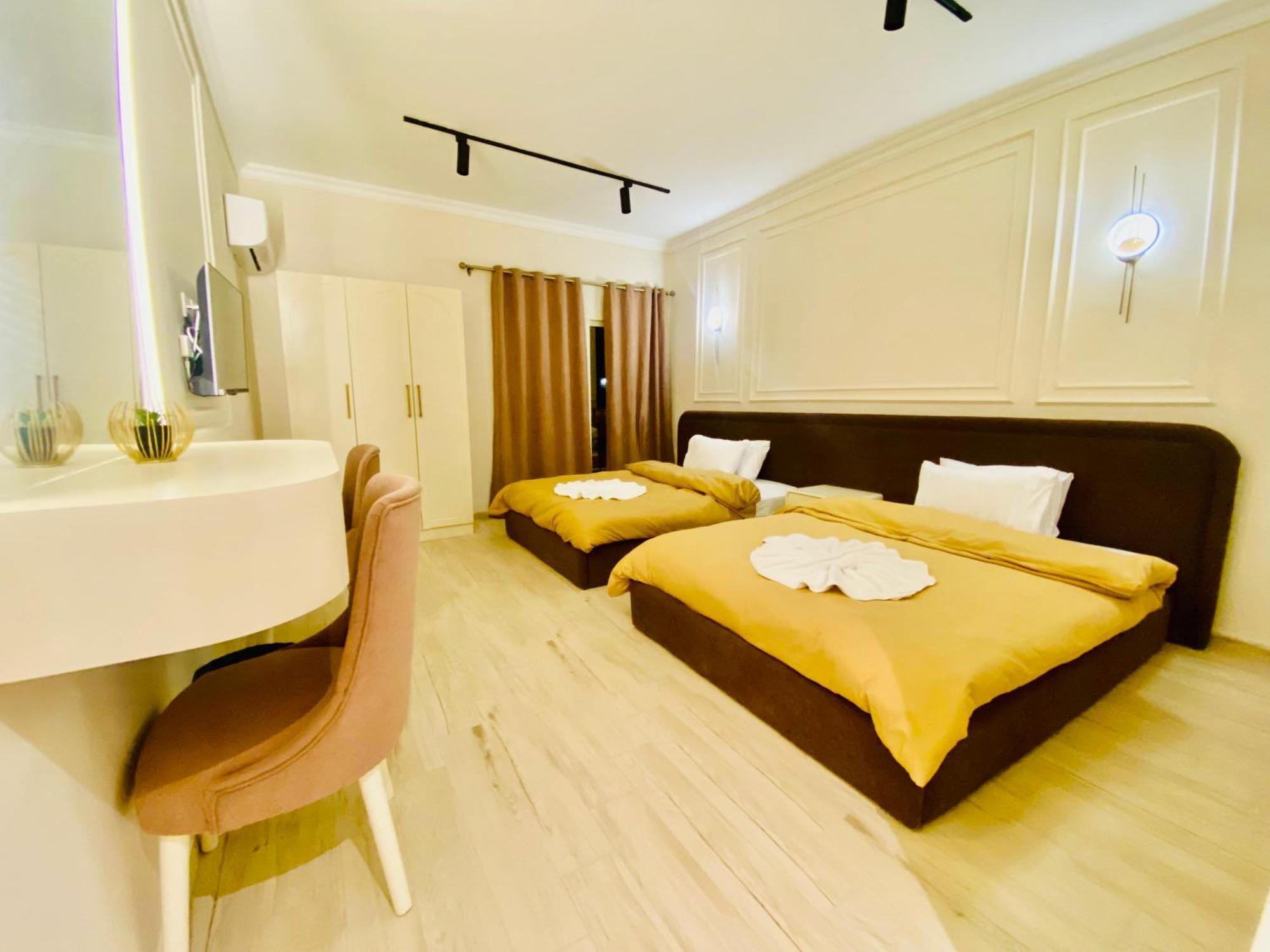 Calma Downtown Hostel